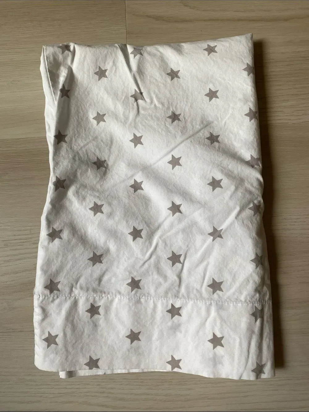 Pottery Barn White Taupe Star Print Pillowcase
